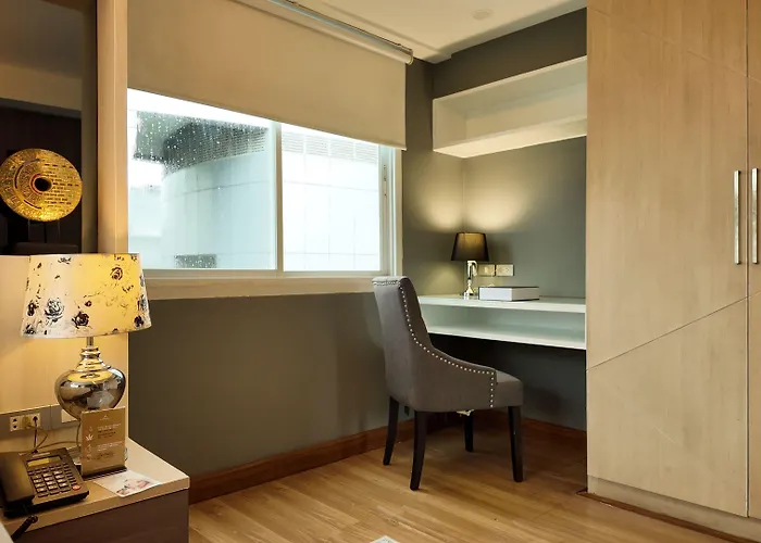 فندق Aspira Sukhumvit 20 4*