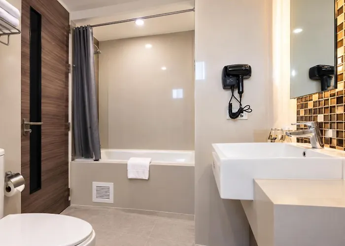 Aspira Sukhumvit 20 4*